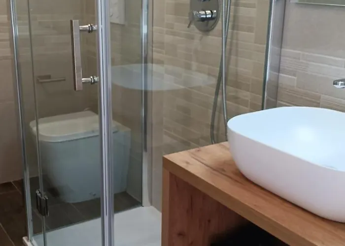 Caravella Di Due Piani Con Terrazza Vista Mare דירה צ'ריאלה